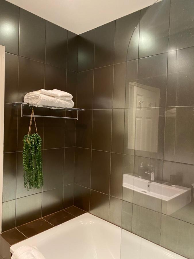 Appartement Beautiful Modern Studio In High Street Kensington à Londres Extérieur photo