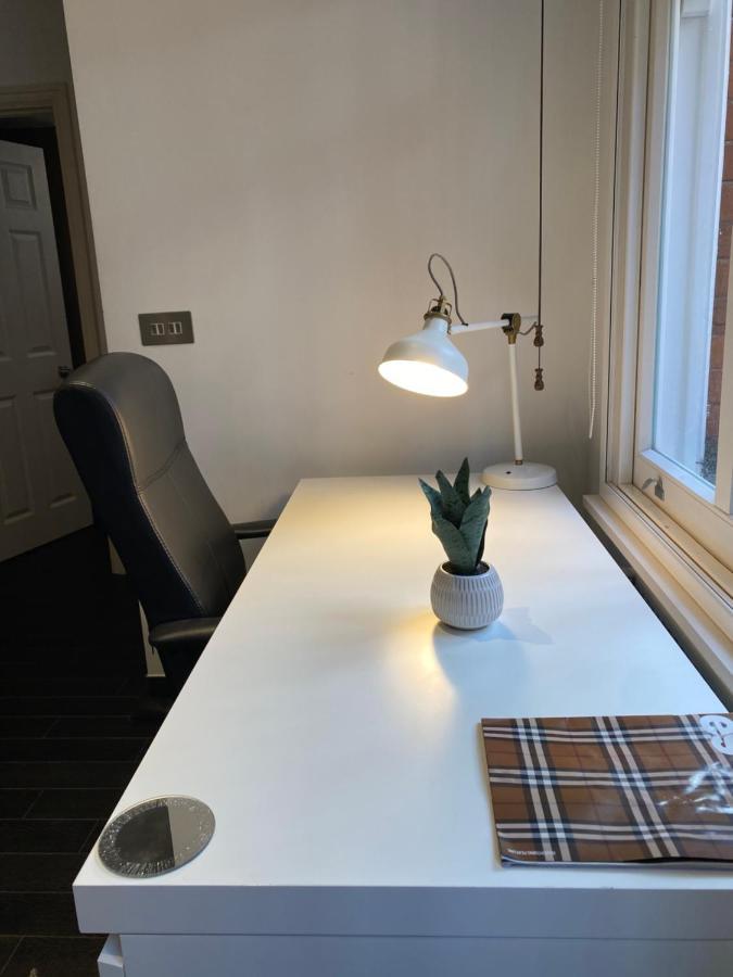 Appartement Beautiful Modern Studio In High Street Kensington à Londres Extérieur photo